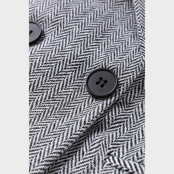 Каролина – Мощен Триделен Костюм