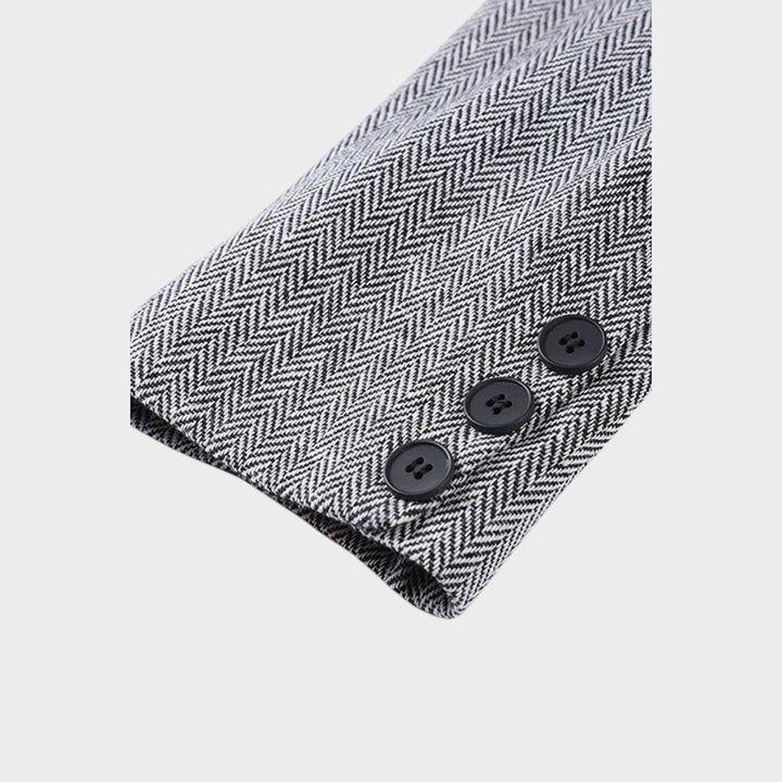 Каролина – Мощен Триделен Костюм