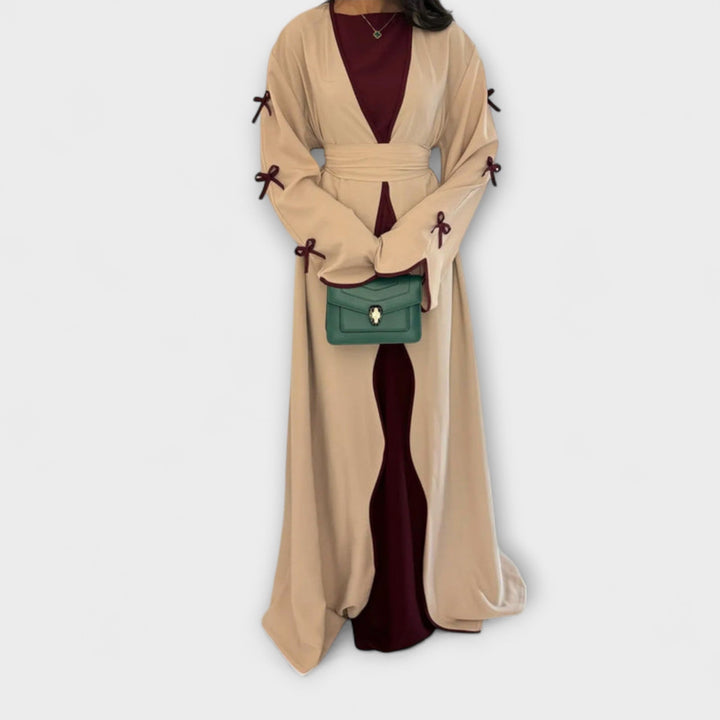 Стилен Кардиган и Рокля в Комбинация с Рейстра Декорация