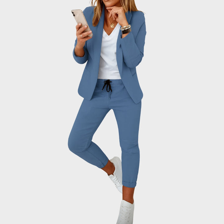 Ксенка – Софистициран Костюм