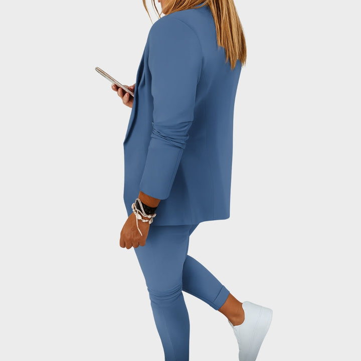 Ксенка – Софистициран Костюм