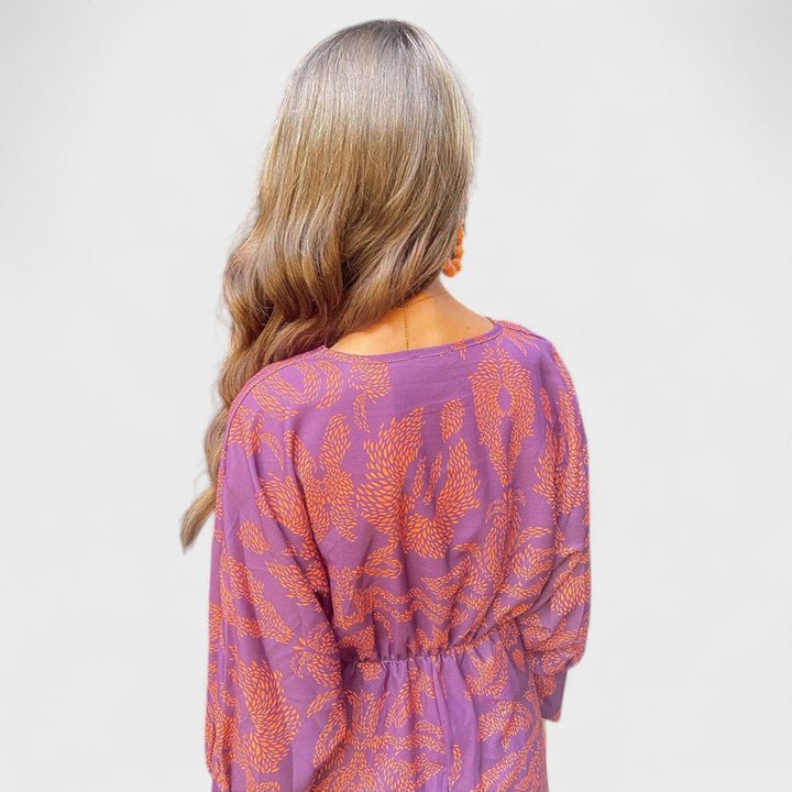 Весна - Миди рокля с V-образно деколте