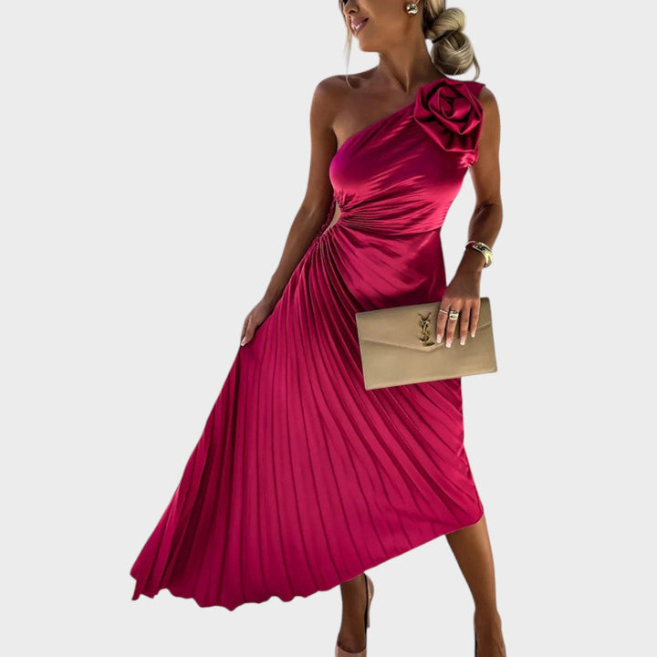 Ника - Елегантна Рокля с Набръчкани Рамена