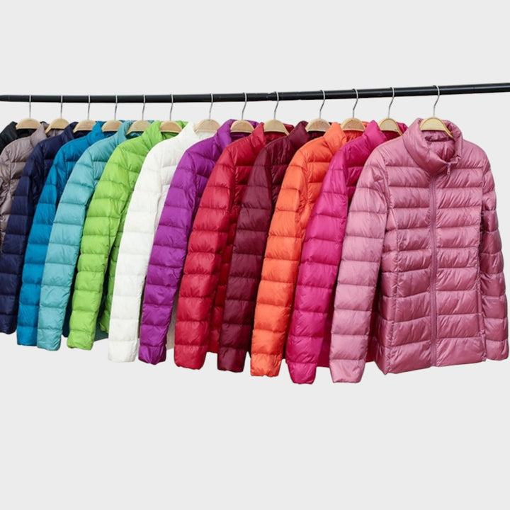 Блага - Ултра лека пухенка с елегантни надигания