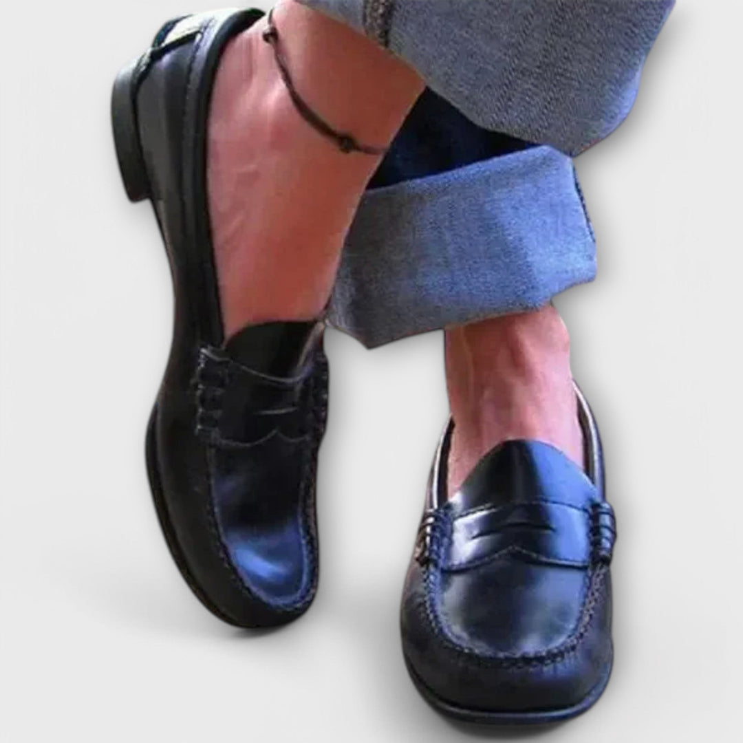 Класически дамски лоуфери