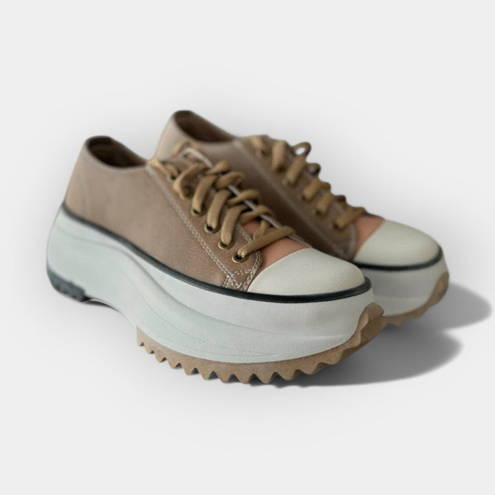 Модерни спортни обувки с дебела подметка