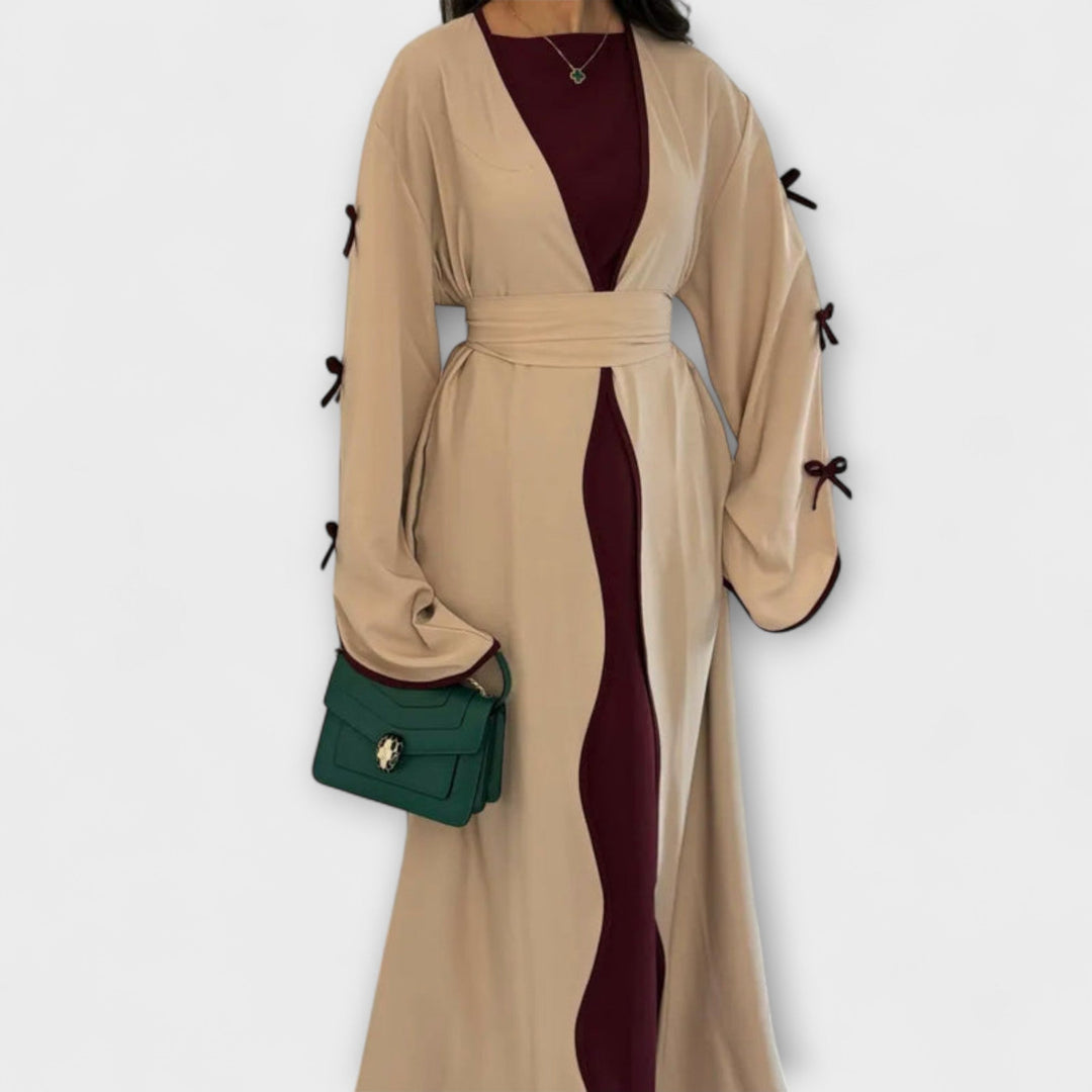 Стилен Кардиган и Рокля в Комбинация с Рейстра Декорация