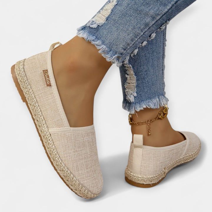 Леки обувки тип "слайд"