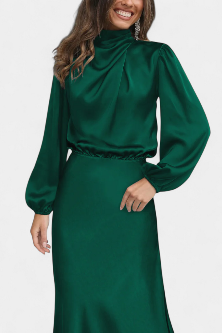 Мария Макси Рокля с Висок Яка и Цветни Детайли