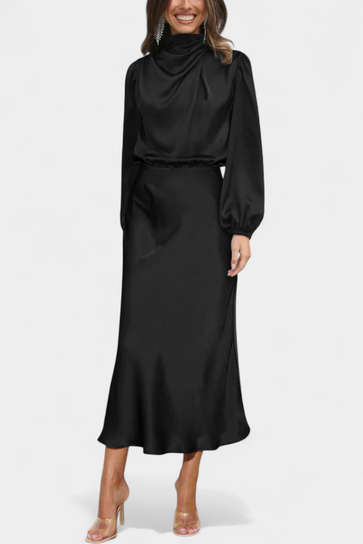 Мария Макси Рокля с Висок Яка и Цветни Детайли