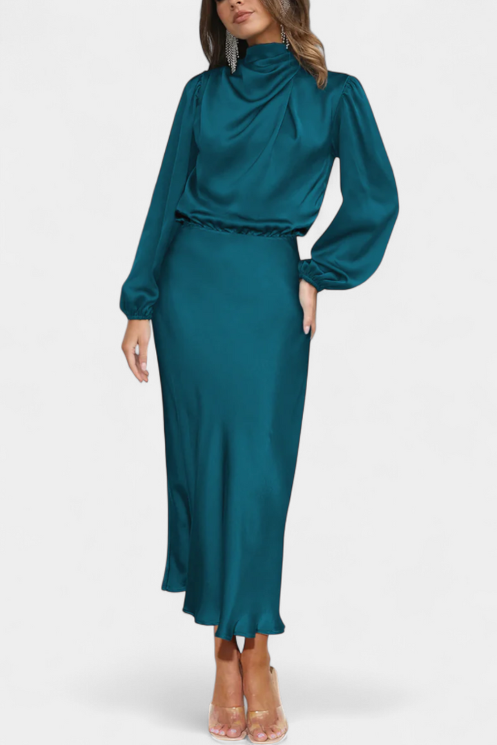 Мария Макси Рокля с Висок Яка и Цветни Детайли