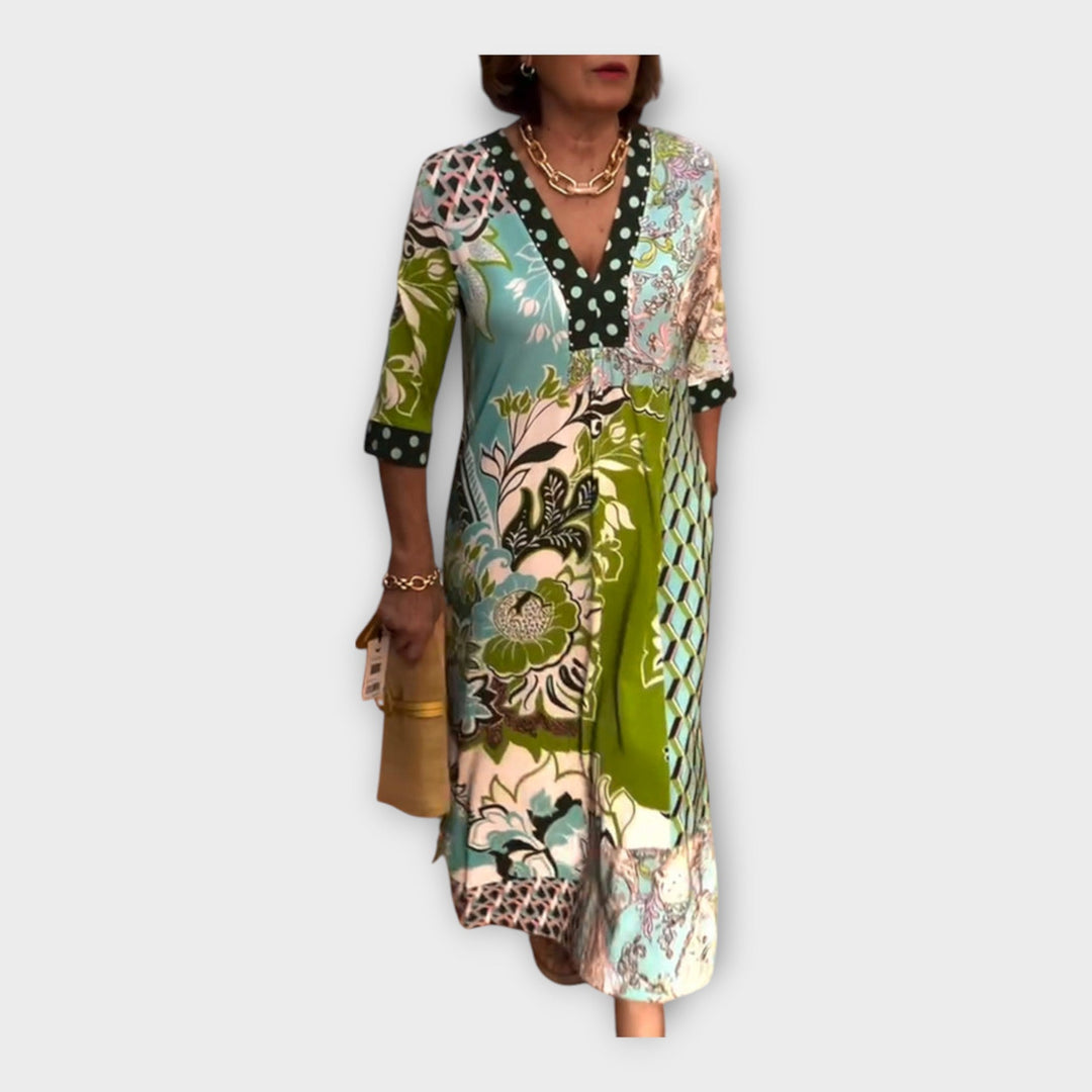 Многоцветна рокля с копчета и 3/4 ръкави