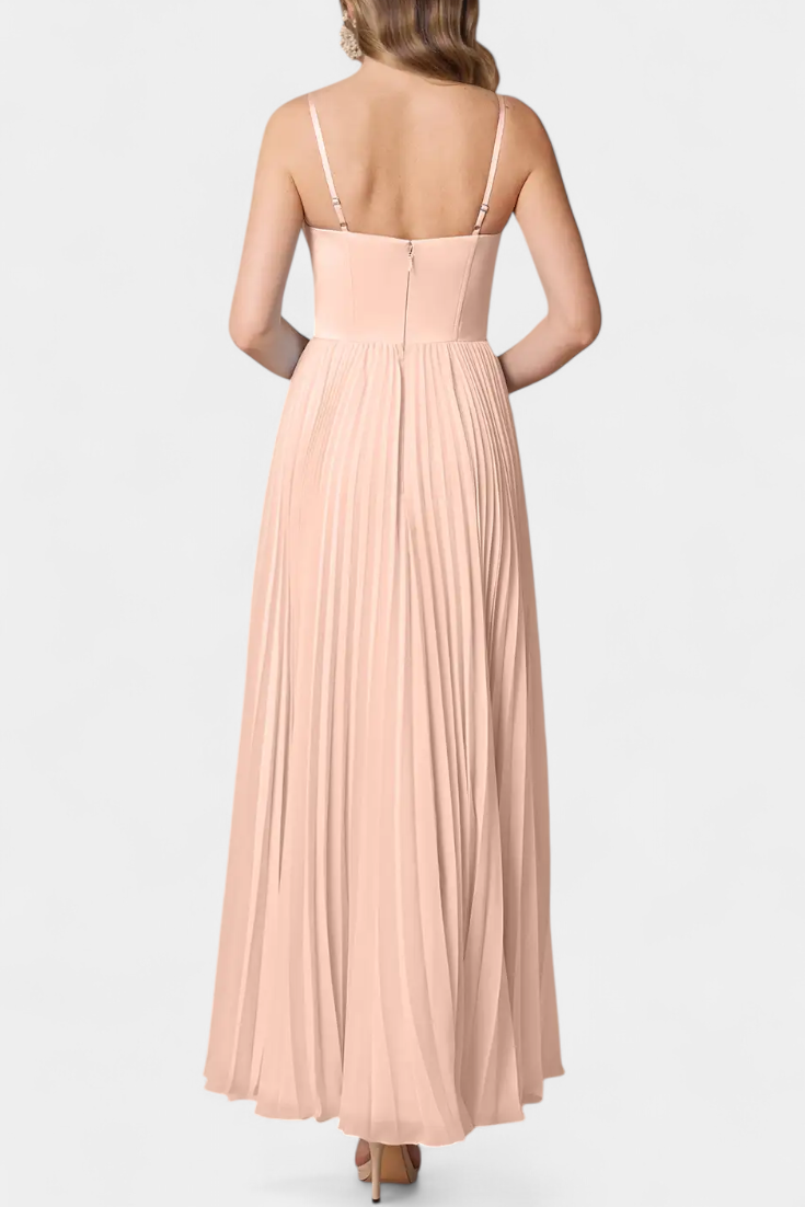 Нивес - Плисирана шифонена рокля с деколте във формата на сърце и оформен корсет