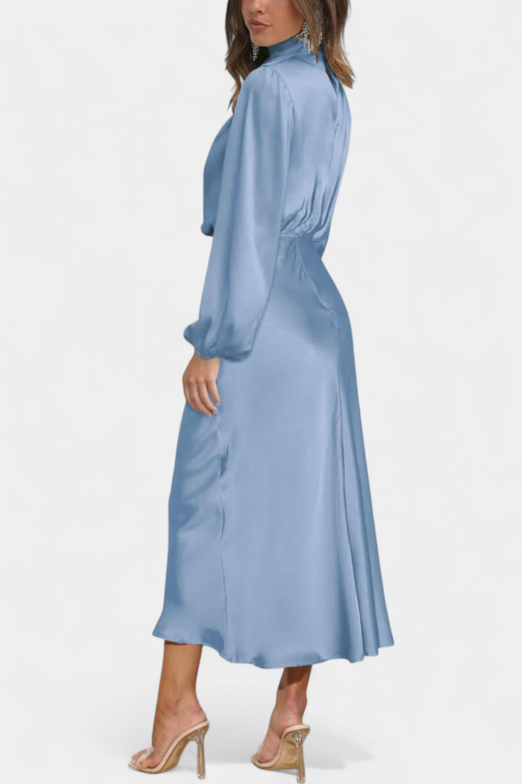 Мария Макси Рокля с Висок Яка и Цветни Детайли